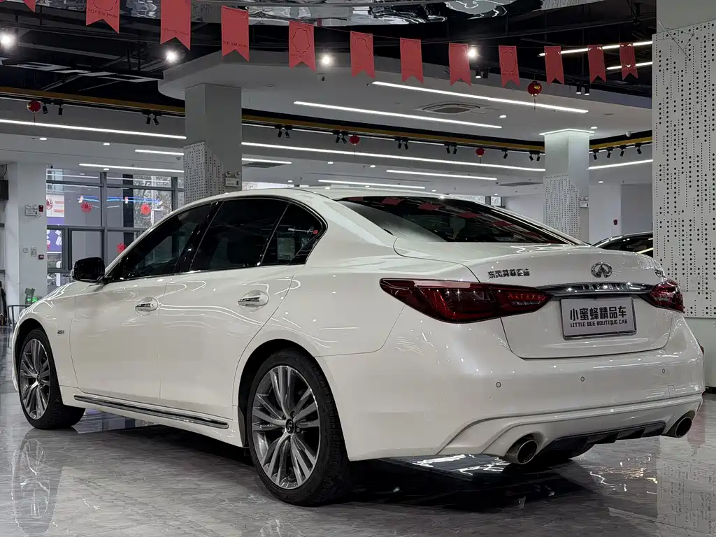 INFINITI Q50L