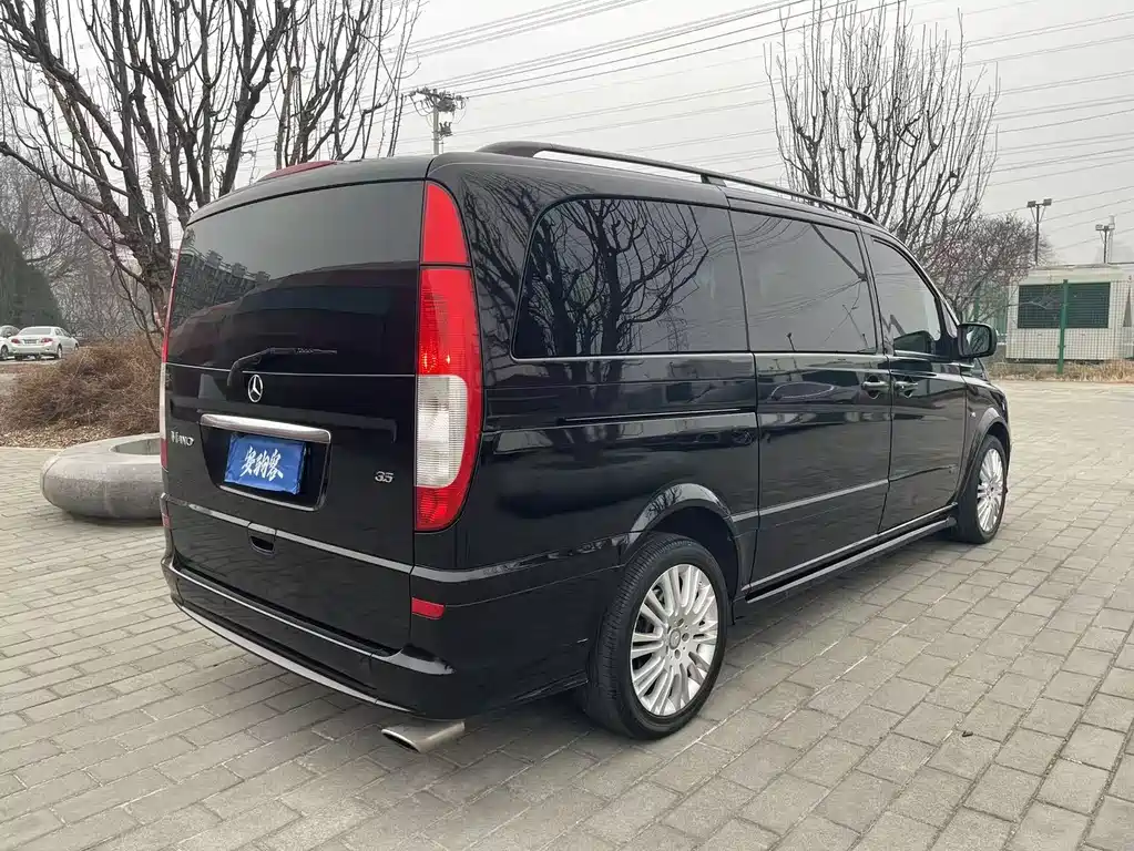 Mercedes-Benz Viano 2010 Viano 3.5L