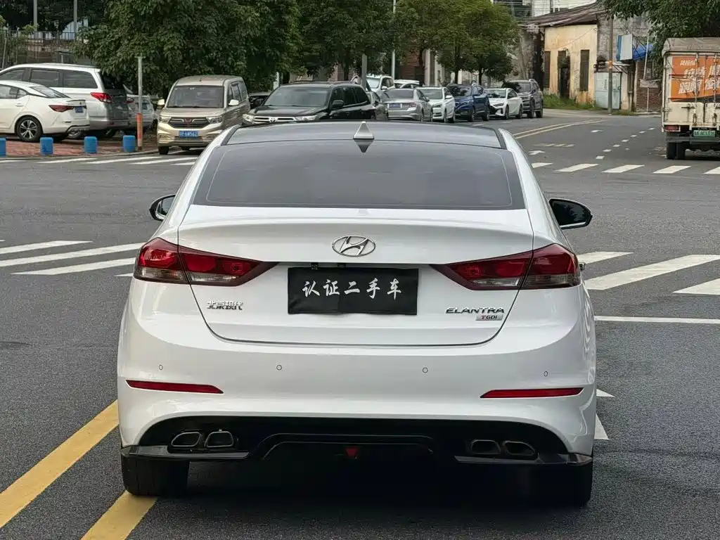 Hyundai Elantra — миниатюра 5
