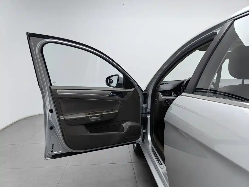 Volkswagen Bora — миниатюра 8