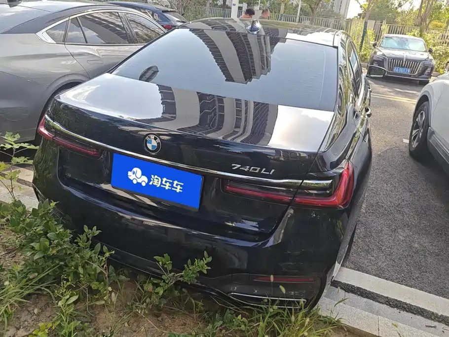 BMW 7 Series — миниатюра 3