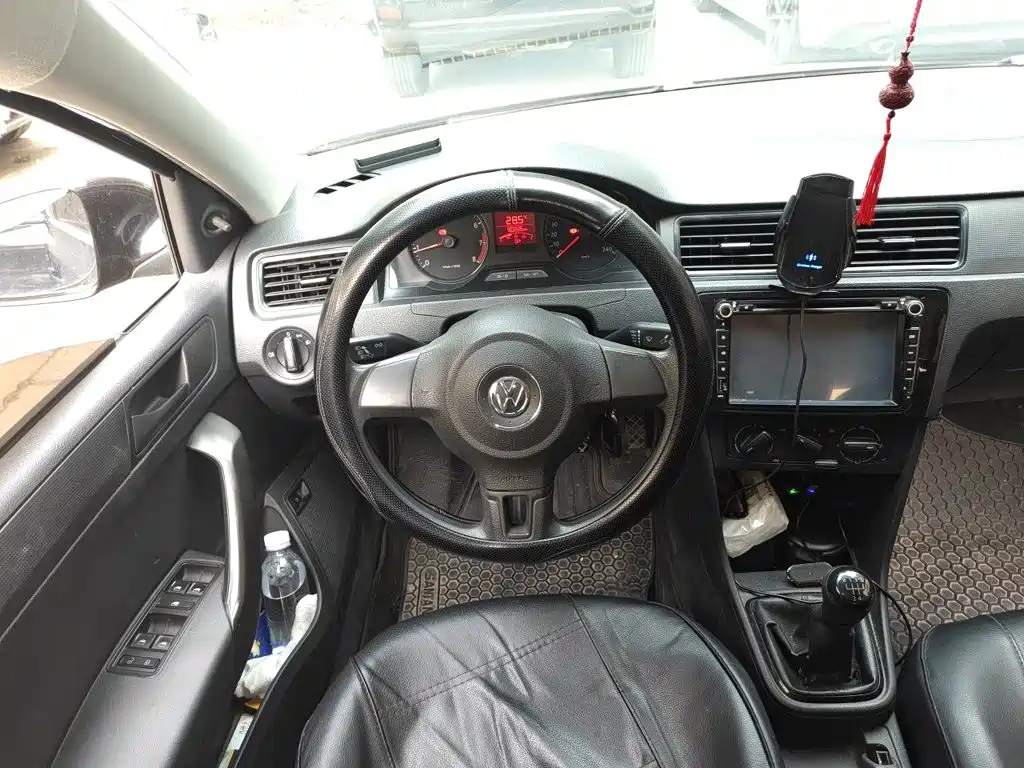 Volkswagen Santana — миниатюра 11
