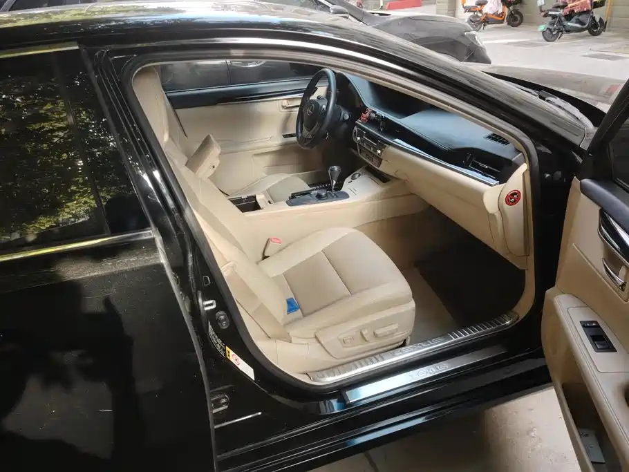 Lexus ES — миниатюра 8