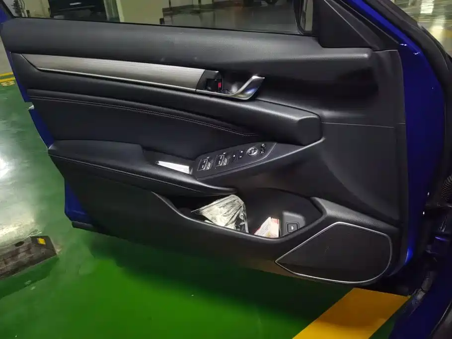 Honda Accord — миниатюра 7