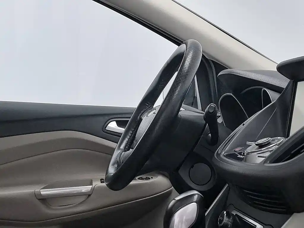 Ford Kuga — миниатюра 22