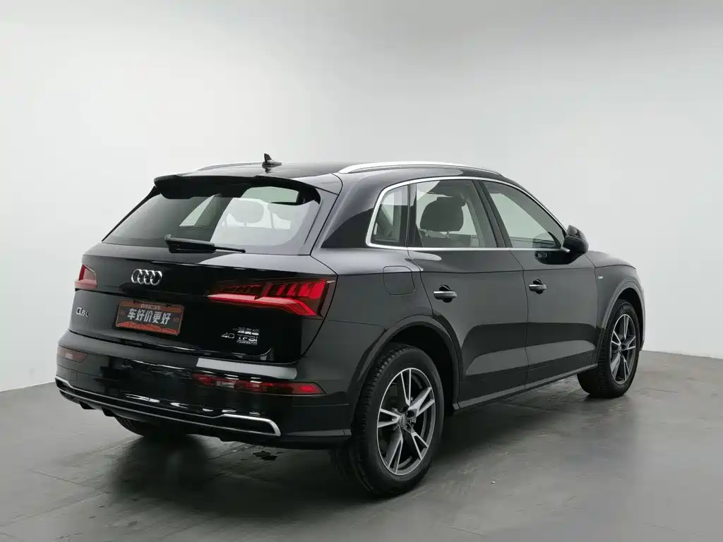 Audi Q5L — миниатюра 2