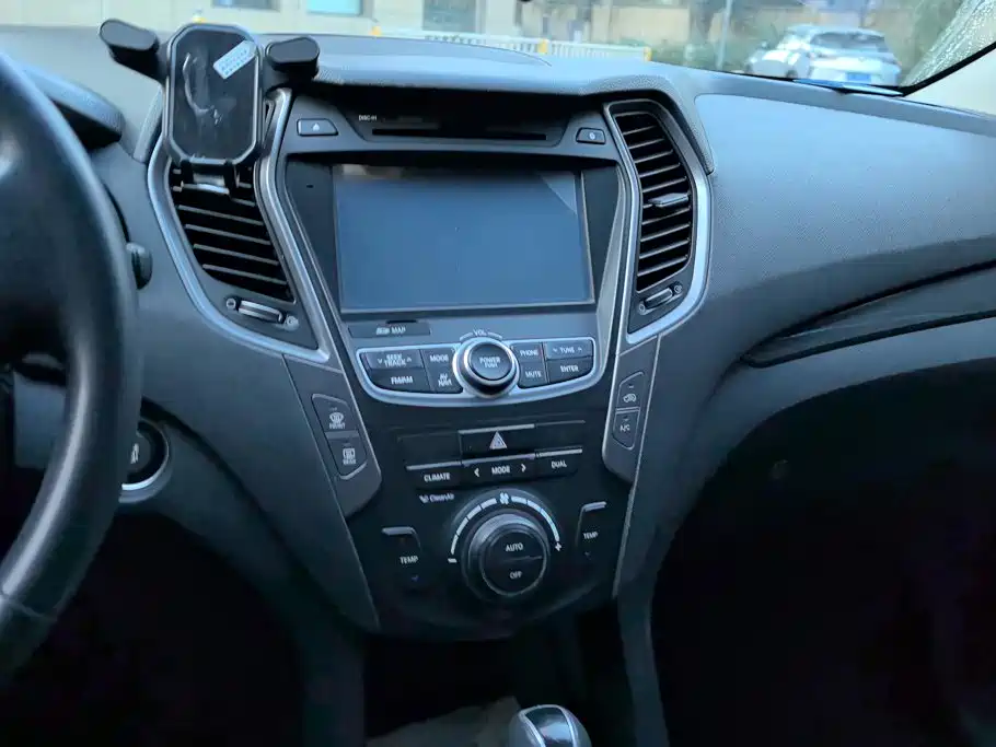 Hyundai Santa Fe — миниатюра 13