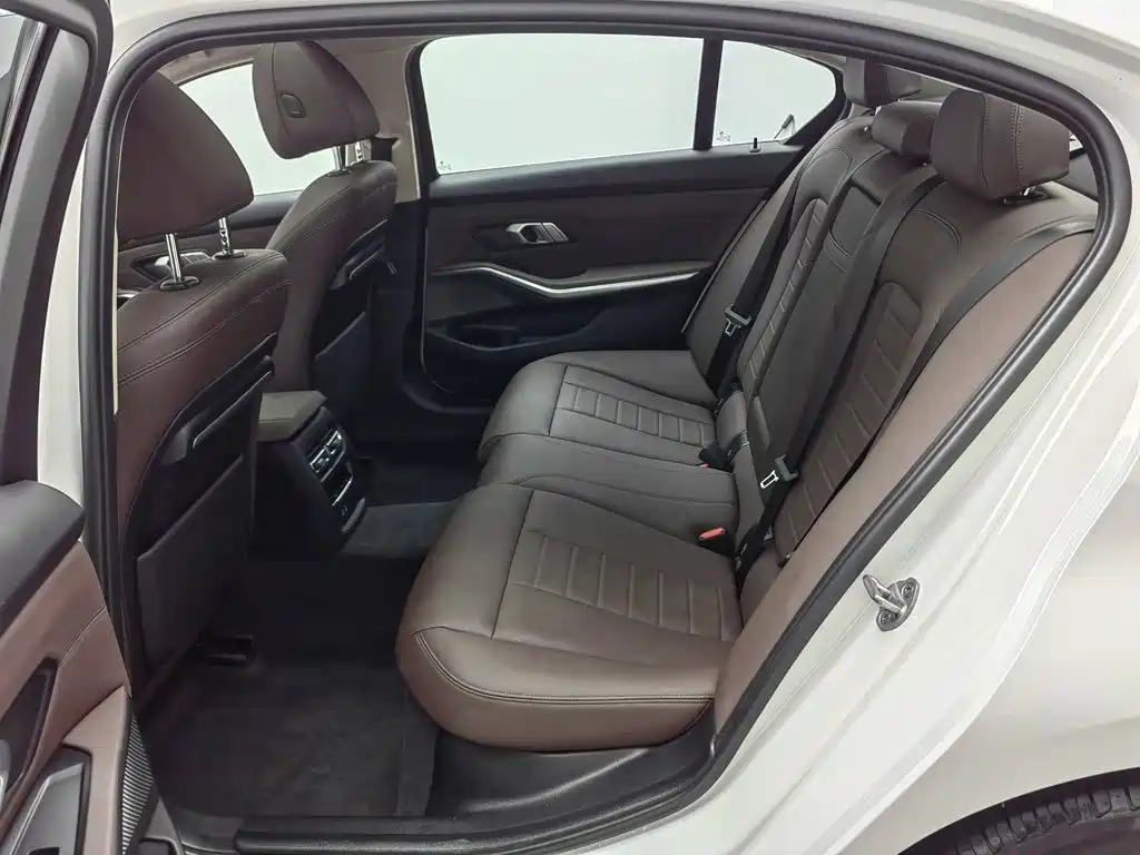 BMW 3 Series — миниатюра 15