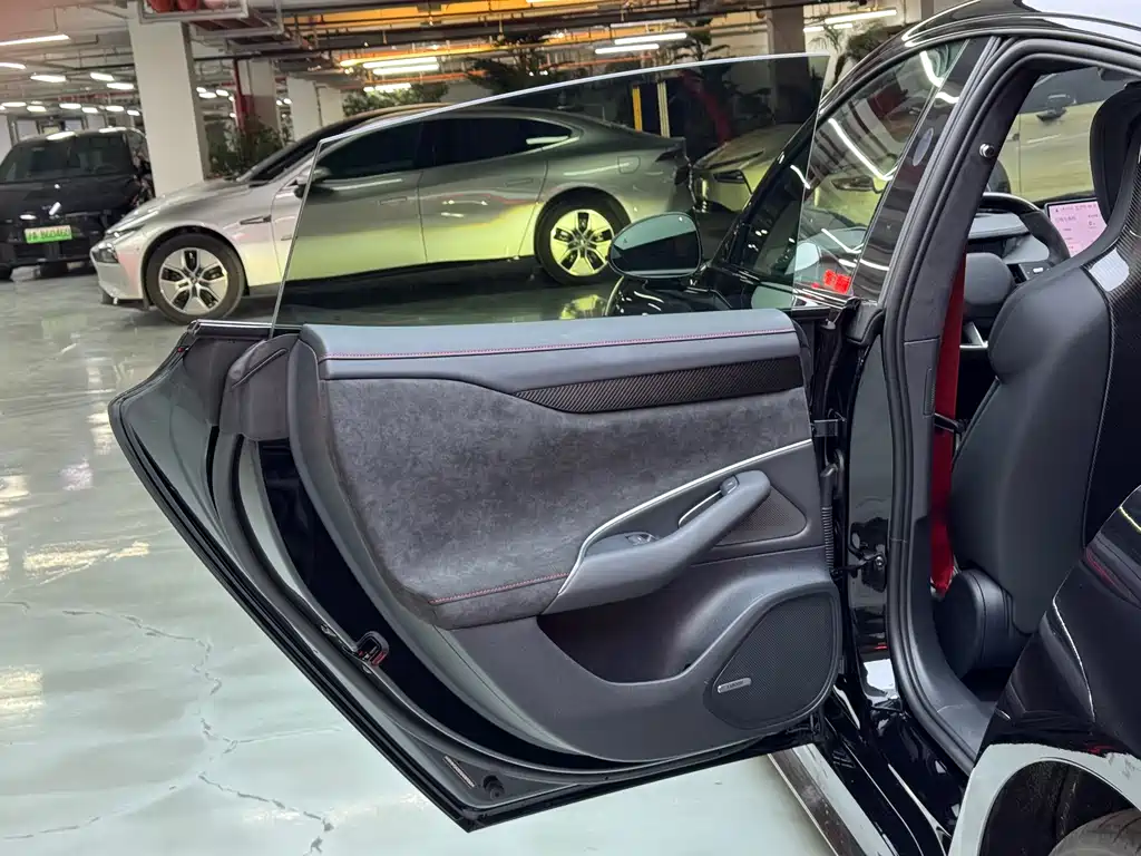 XIAOMI CAR XIAOMI SU7 ULTRA