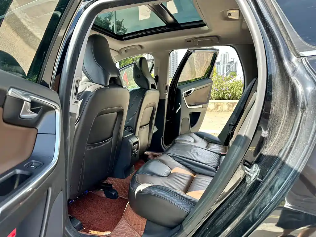 Volvo XC60 (Import) — миниатюра 7