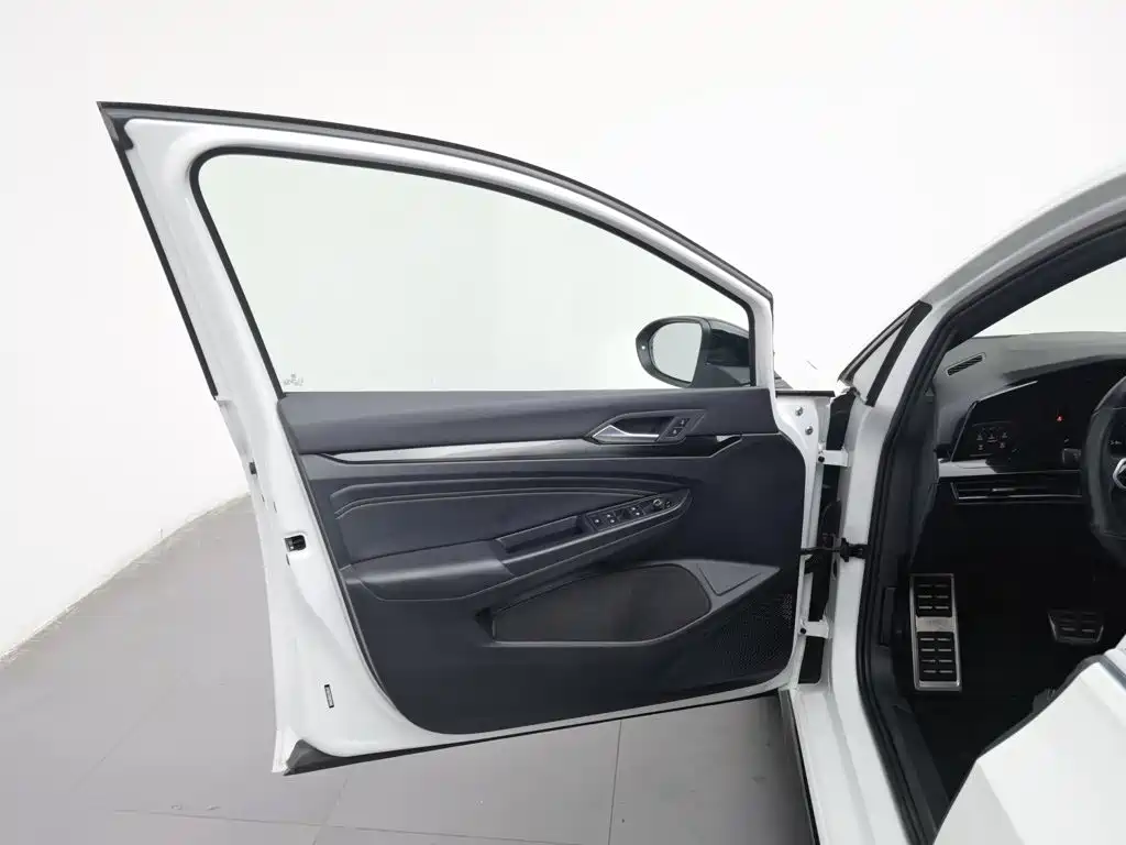 Volkswagen Golf — миниатюра 8
