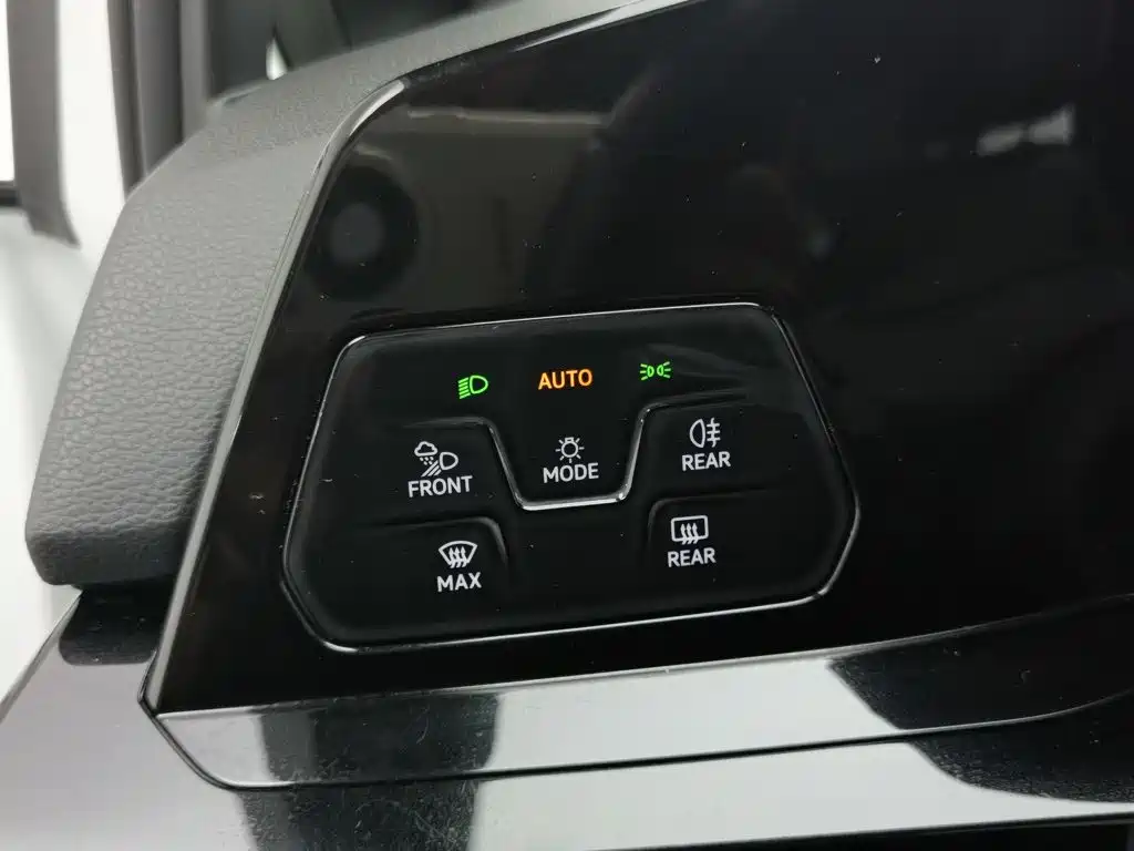Volkswagen Golf — миниатюра 21