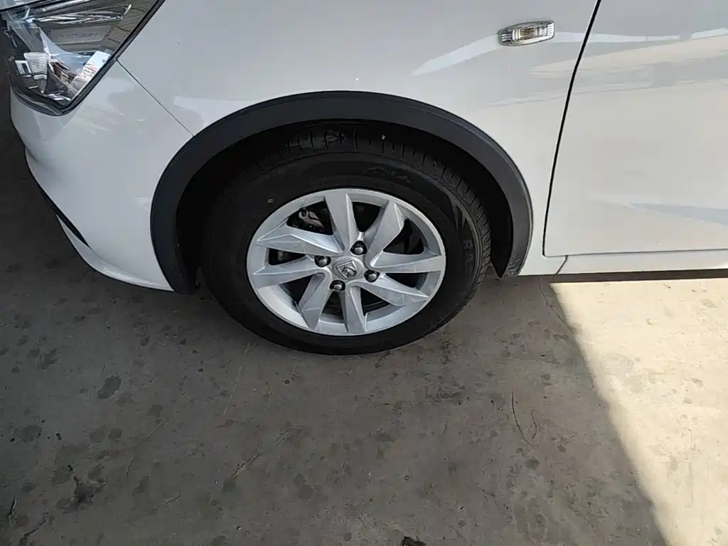 Baojun 310W — миниатюра 23