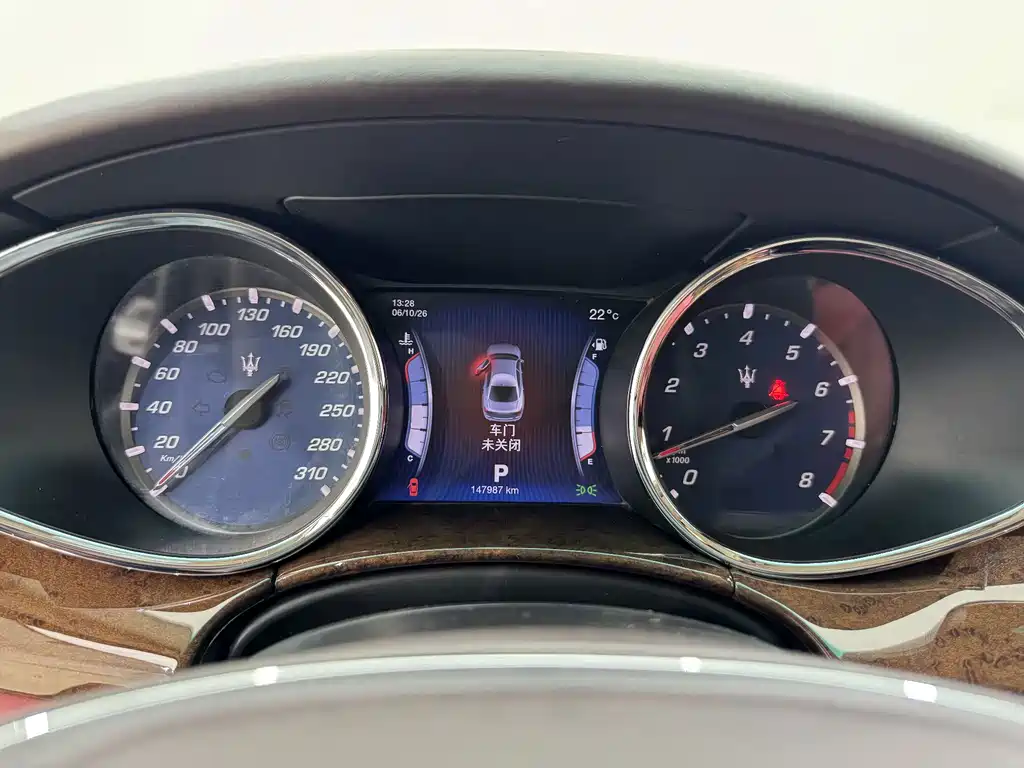 Maserati Quattroporte — миниатюра 12
