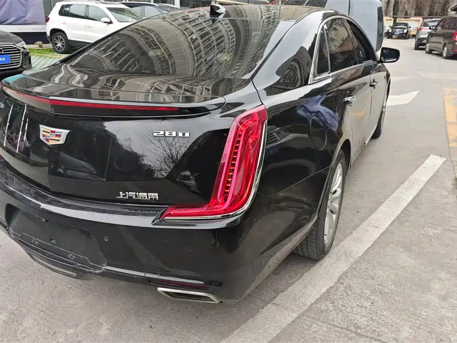 CADILLAC XTS