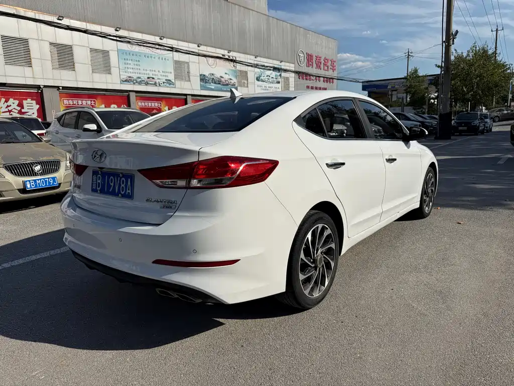 Hyundai Elantra — миниатюра 4