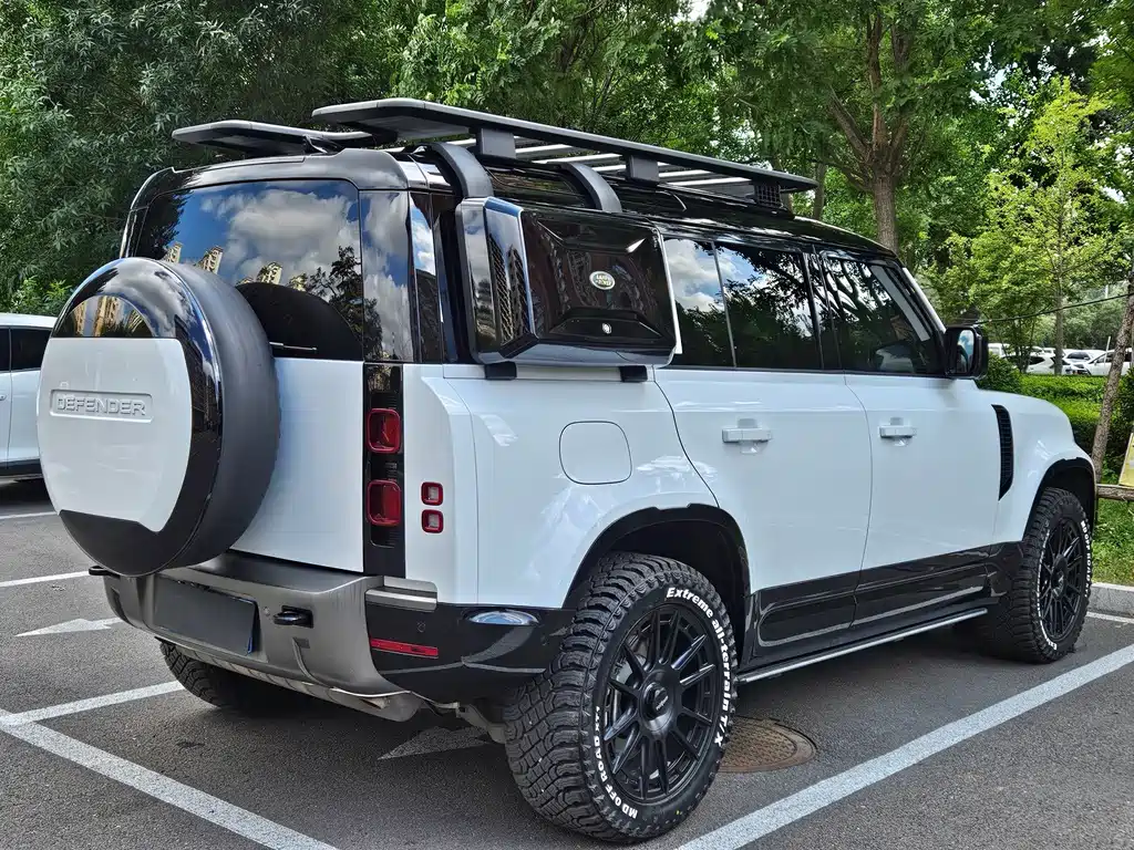Land Rover Defender — миниатюра 6