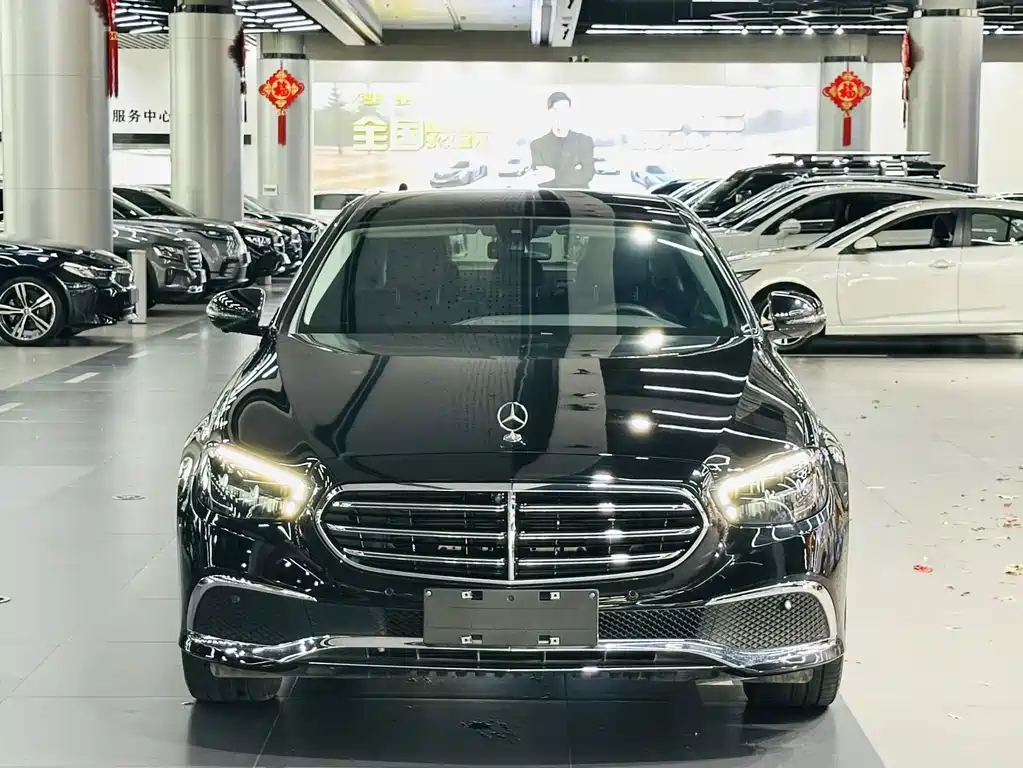 Mercedes-Benz E-Class — миниатюра 2