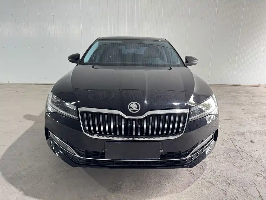 Skoda Superb — миниатюра 3
