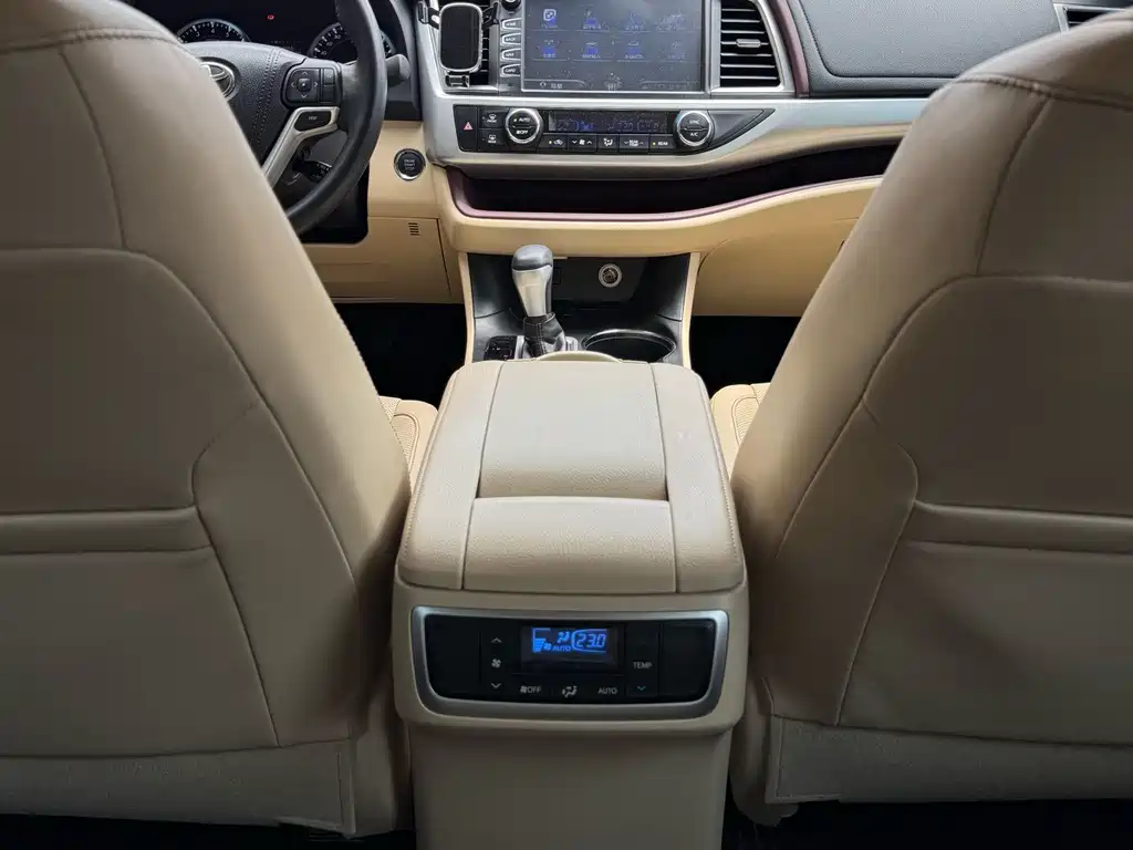 Toyota Highlander — миниатюра 12