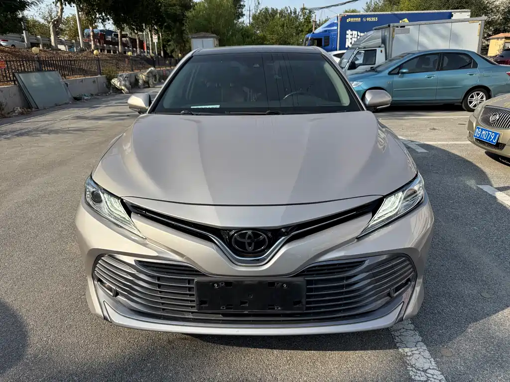 Toyota Camry — миниатюра 2