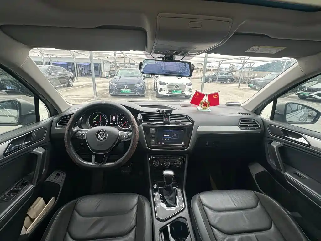 Volkswagen Tiguan L PHEV — миниатюра 10