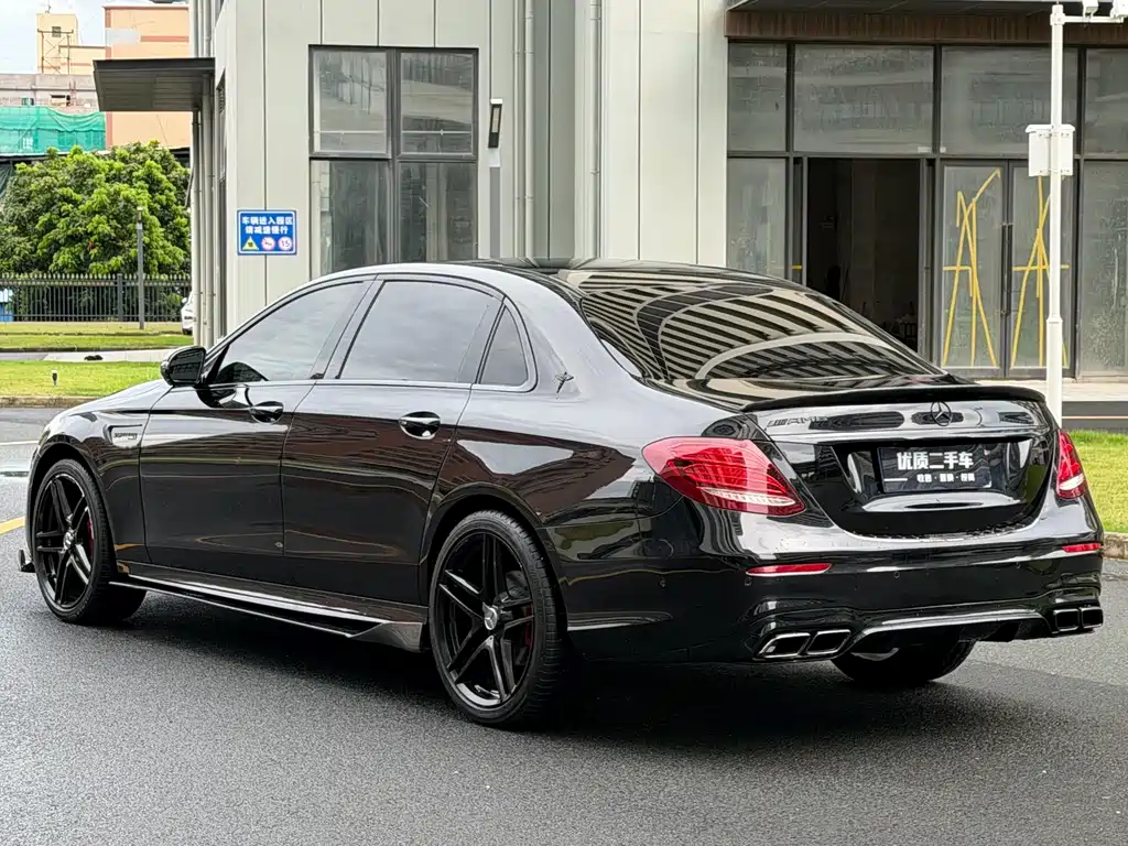 Mercedes-Benz E-Class — миниатюра 7