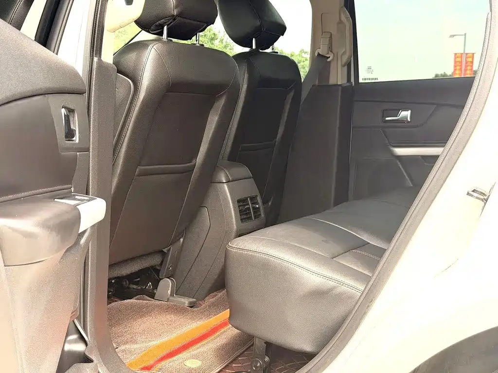 Ford Edge (Import) — миниатюра 6