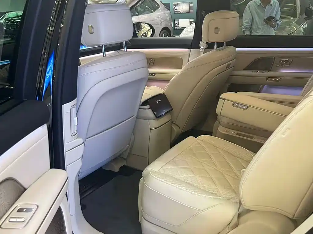 NIO ES8 2026 мест Executive Luxury
