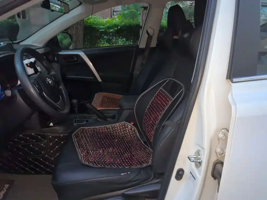 Toyota RAV4 — миниатюра 11