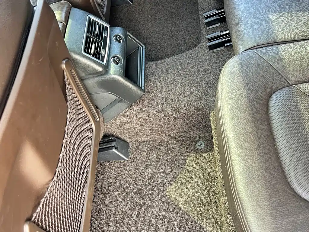 Audi Q7 — миниатюра 14