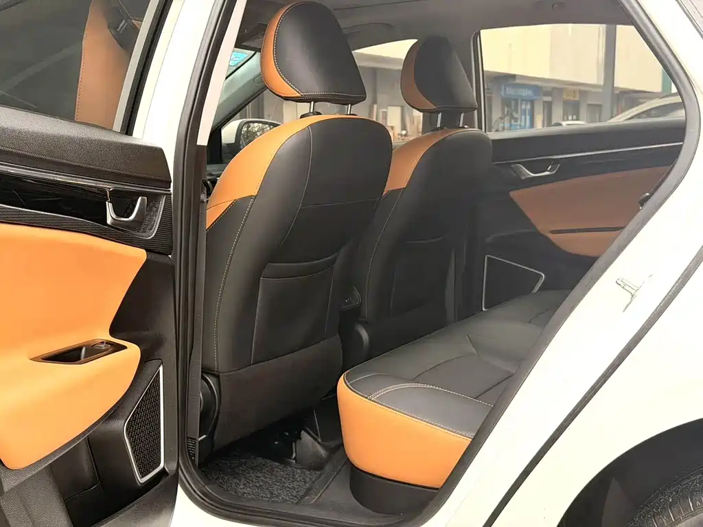 Geely Emgrand GL — миниатюра 6
