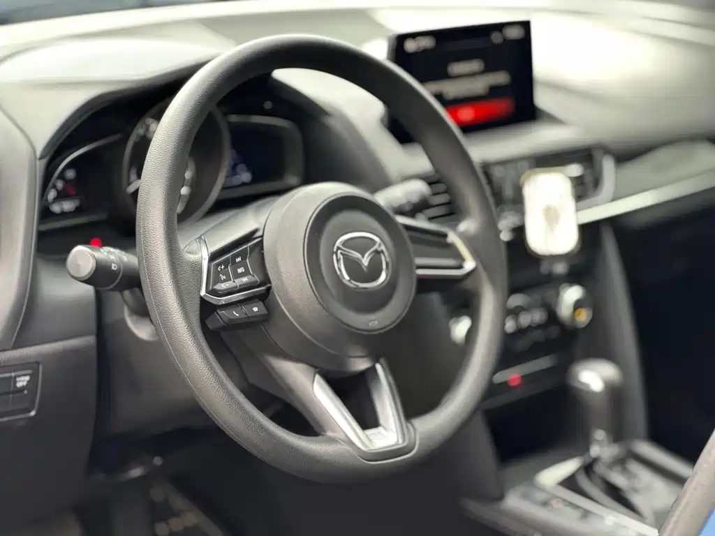 Mazda CX-4 - фото 11