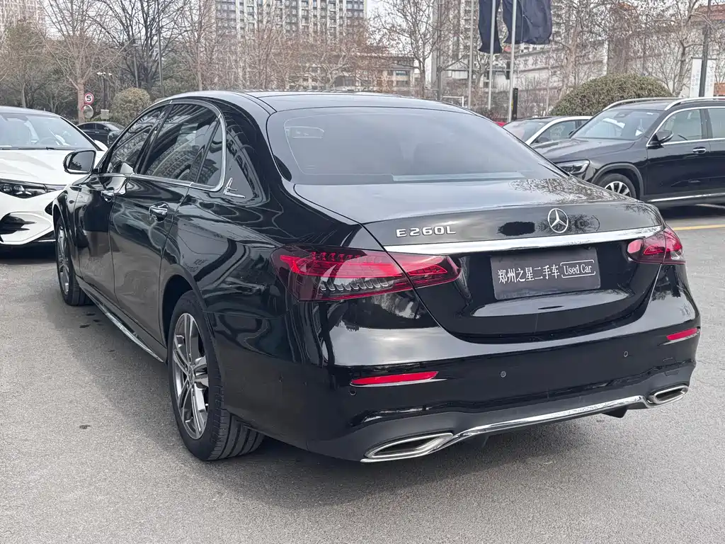 MERCEDES-BENZ E CLASS