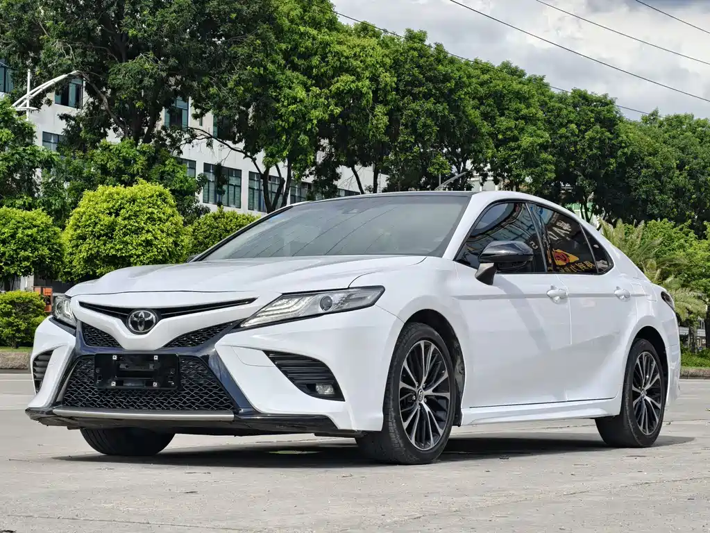 TOYOTA CAMRY