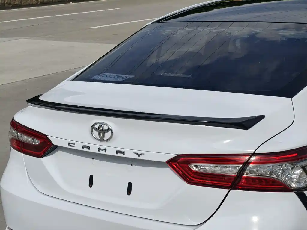 TOYOTA CAMRY