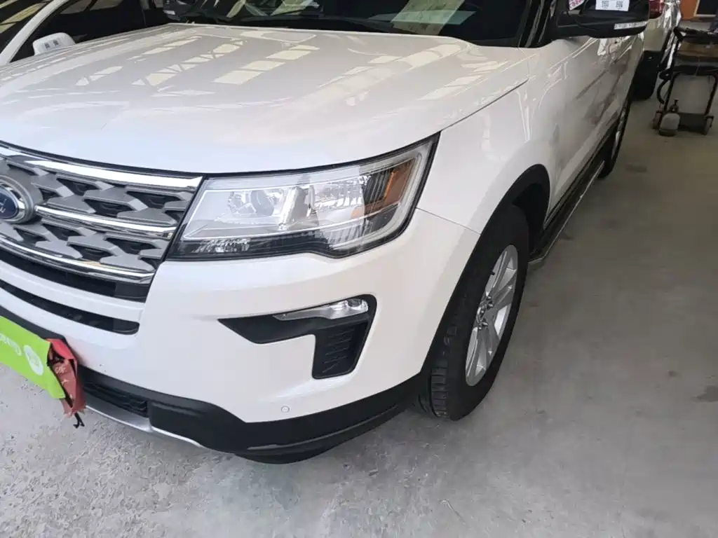 Ford Explorer (Import) — миниатюра 20