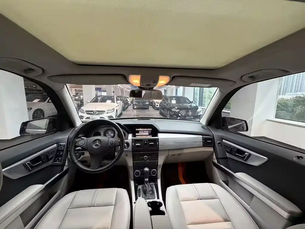 Mercedes-Benz GLK-Class (Import) — миниатюра 7