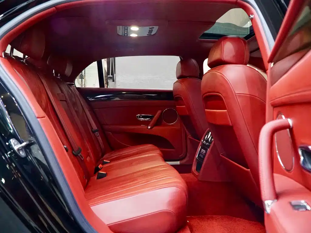 Bentley Flying Spur — миниатюра 10