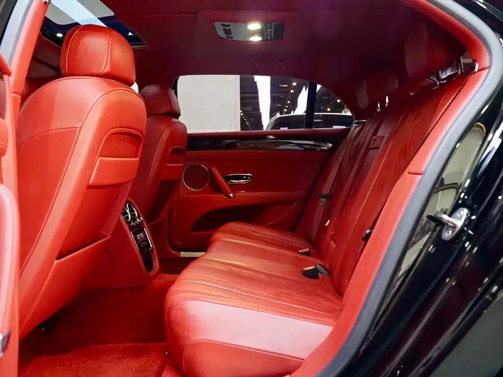 Bentley Flying Spur — миниатюра 13