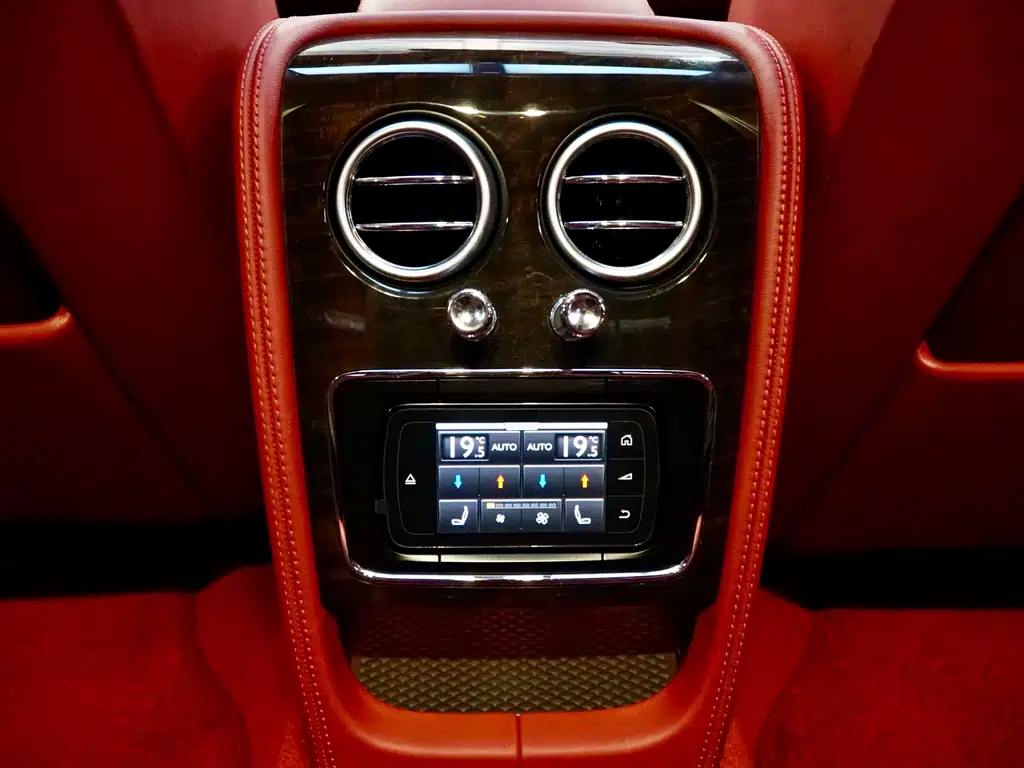 Bentley Flying Spur — миниатюра 14