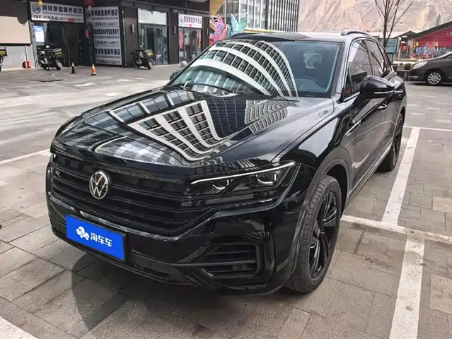 VOLKSWAGEN TOUAREG