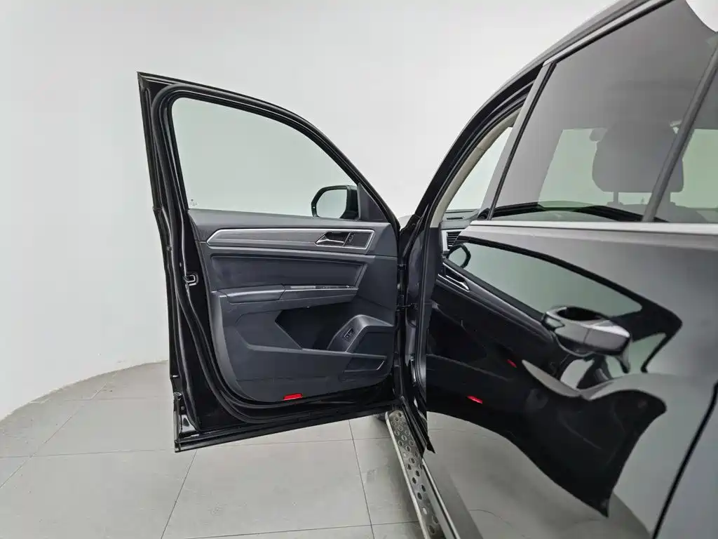 Volkswagen Teramont — миниатюра 8