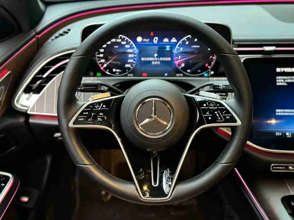 MERCEDES-BENZ E CLASS