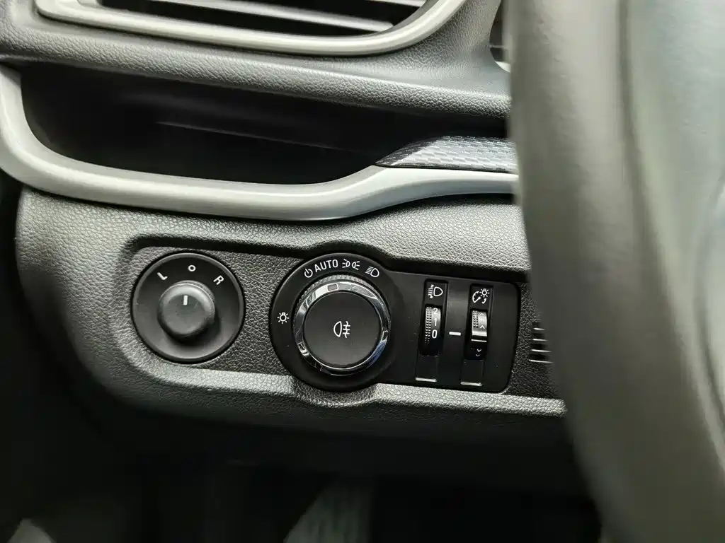 Buick Excelle — миниатюра 21