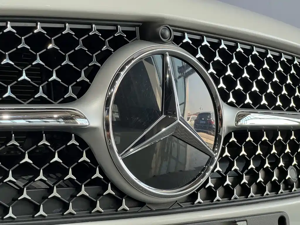 Mercedes-Benz C-Class — миниатюра 5