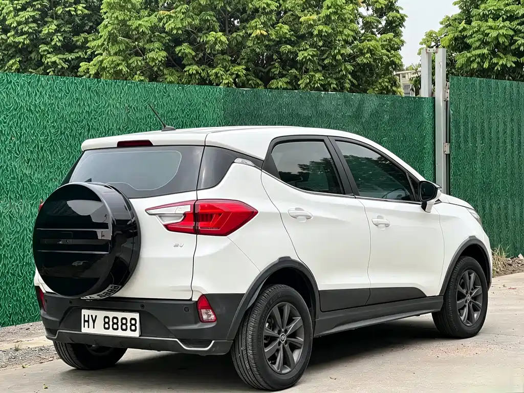 BYD Yuan EV — миниатюра 21