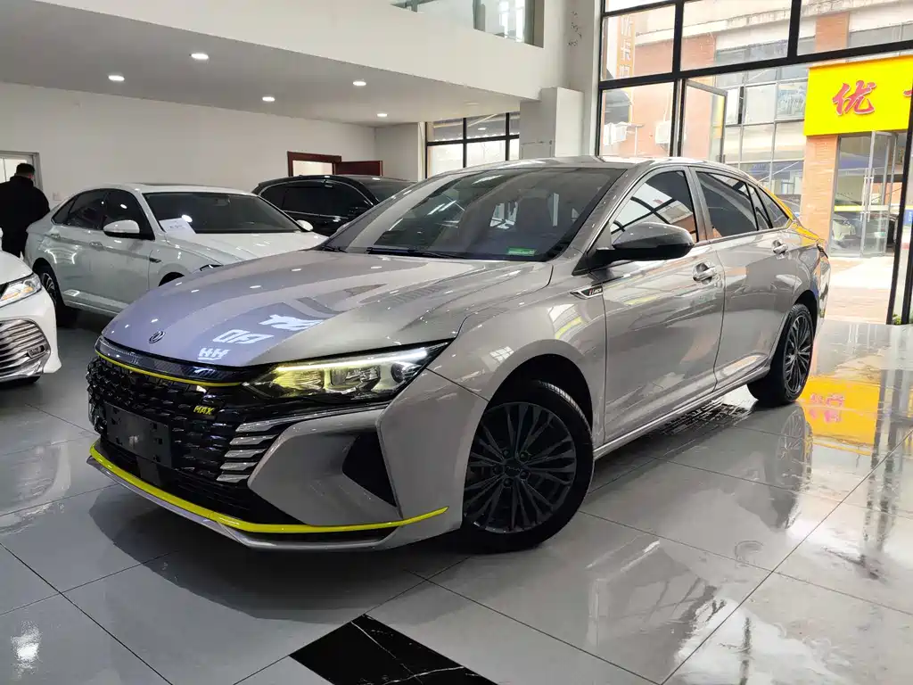 DONGFENG YI HYUN MAX