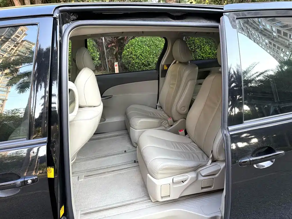 Toyota Previa 2012 2.4L 7 Luxury