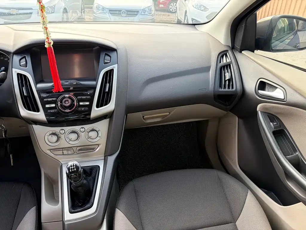 Ford Focus — миниатюра 10